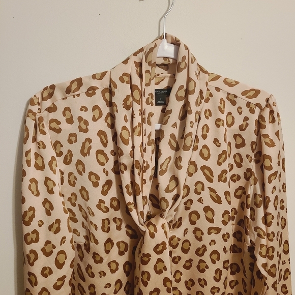 Ann Taylor Factory | Women's Leopard Print Button-Down Blouse (Size Large) - Picture 3 of 13